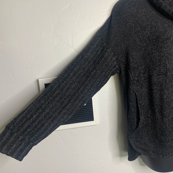 Rip Curl Gray Cozy Fleece Roll Neck Drawstring Pullover Sweater Size XS - Picture 4 of 10